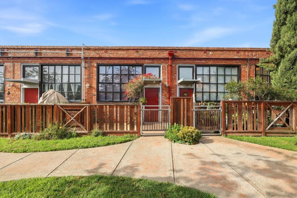 1501 37th Avenue B6, Oakland