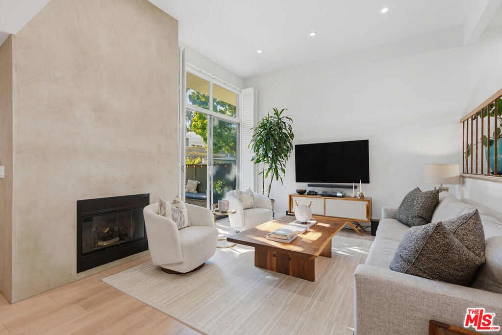 Photo of Listing #26639157