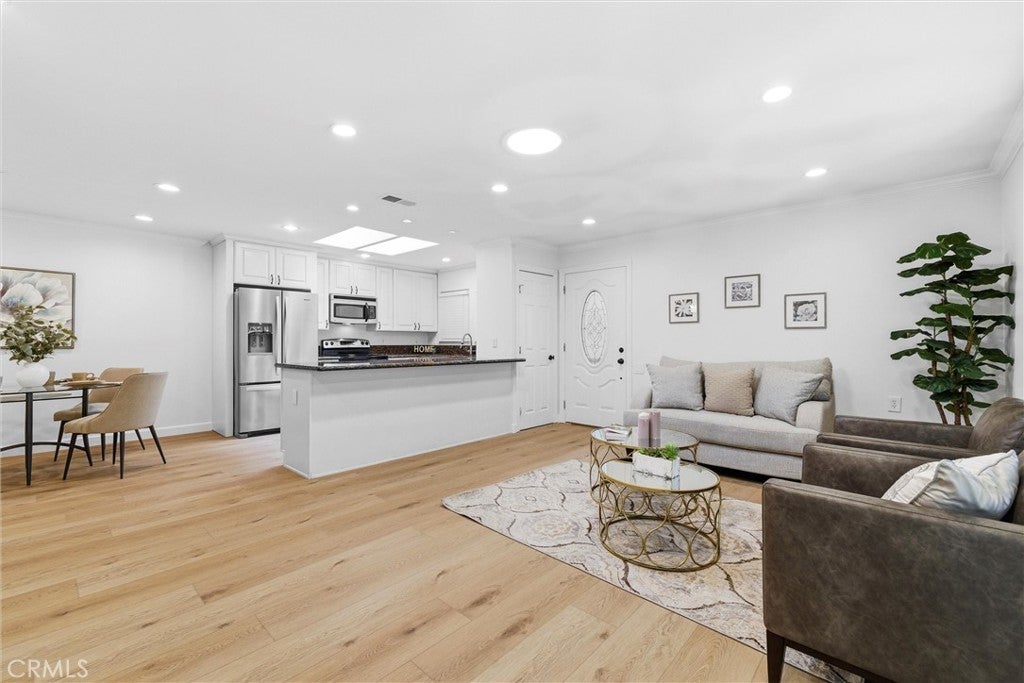 Photo of Listing #OC26015407