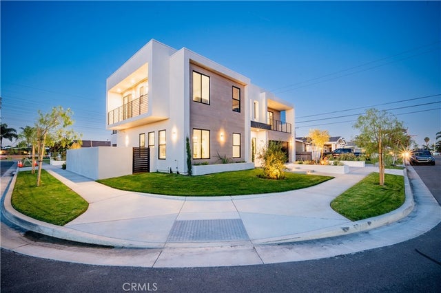 9541 Pollack Drive, Huntington Beach