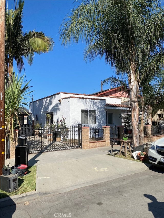 2033 W Burnett Street, Long Beach
