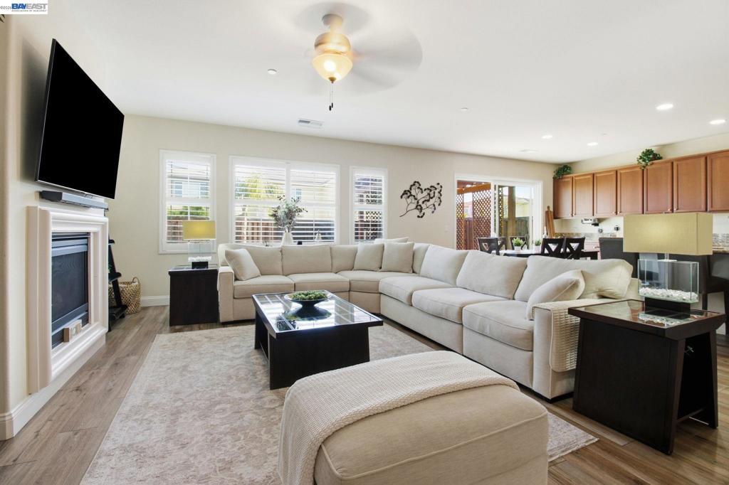 Photo of Listing #41121759