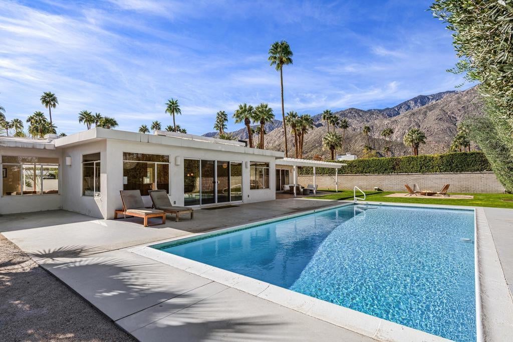 1022 E Mesquite Avenue, Palm Springs