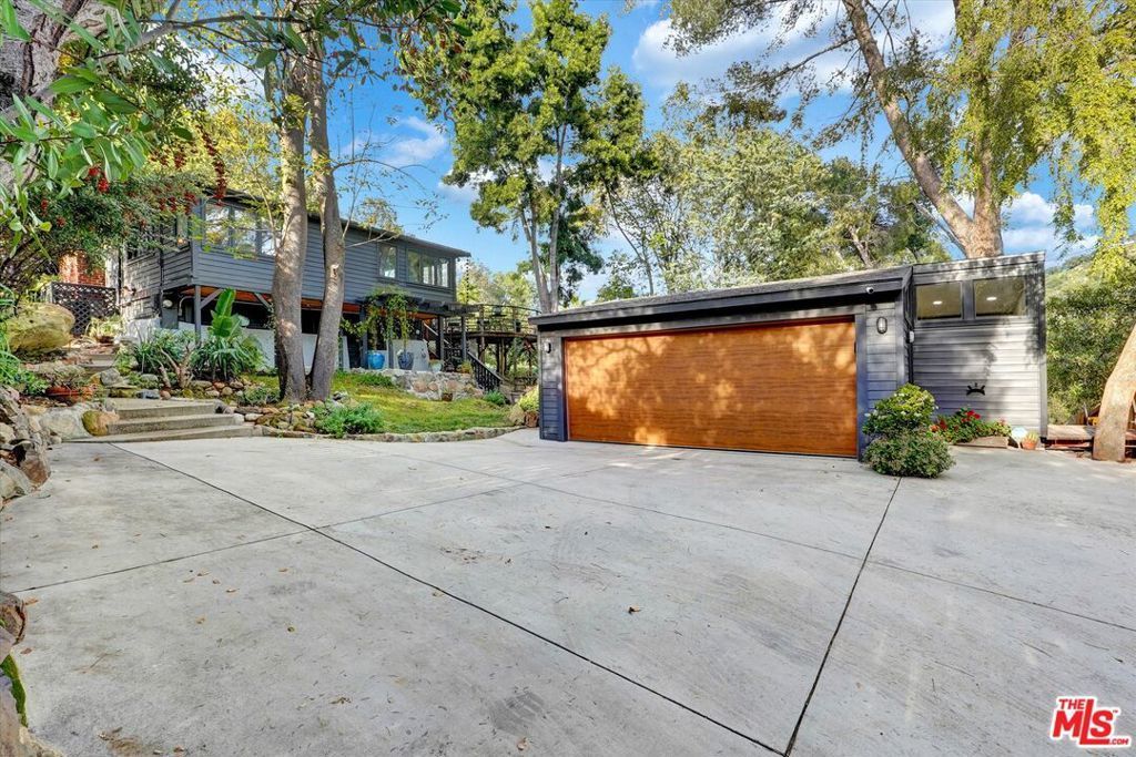 19643 Valley View Dr, Topanga