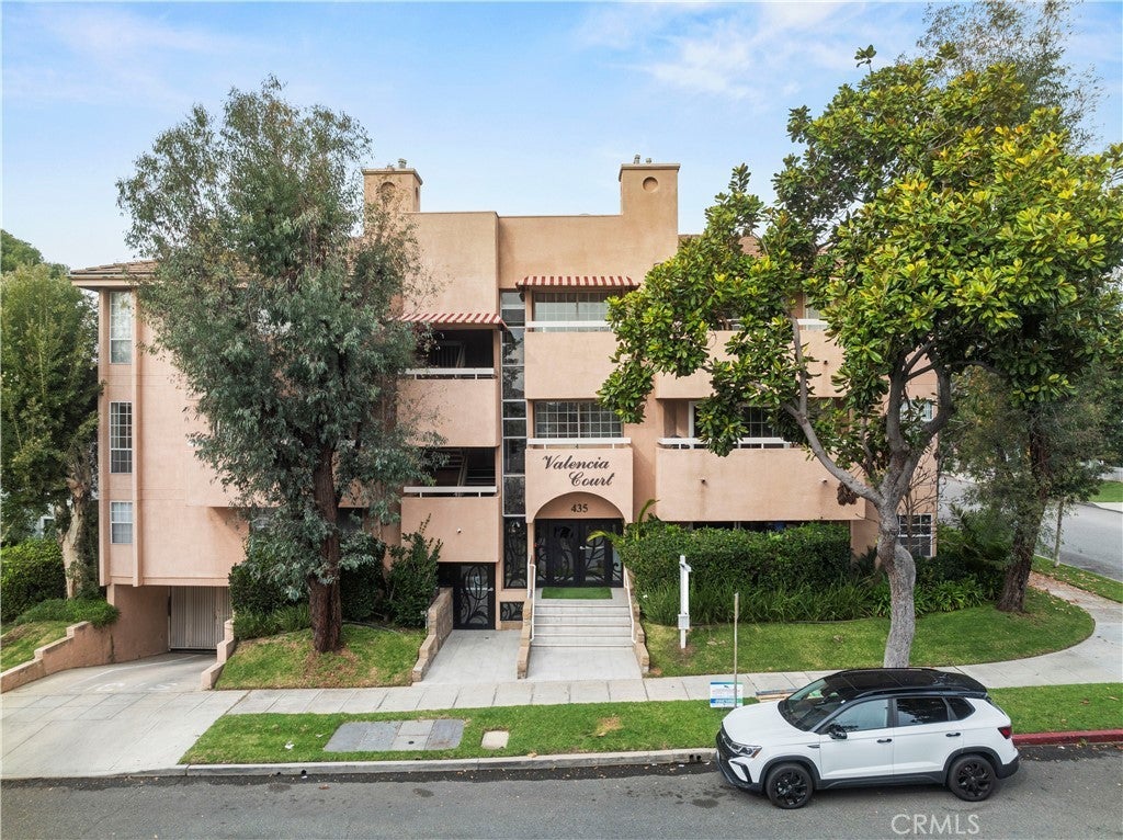 435 E Valencia Avenue 201, Burbank