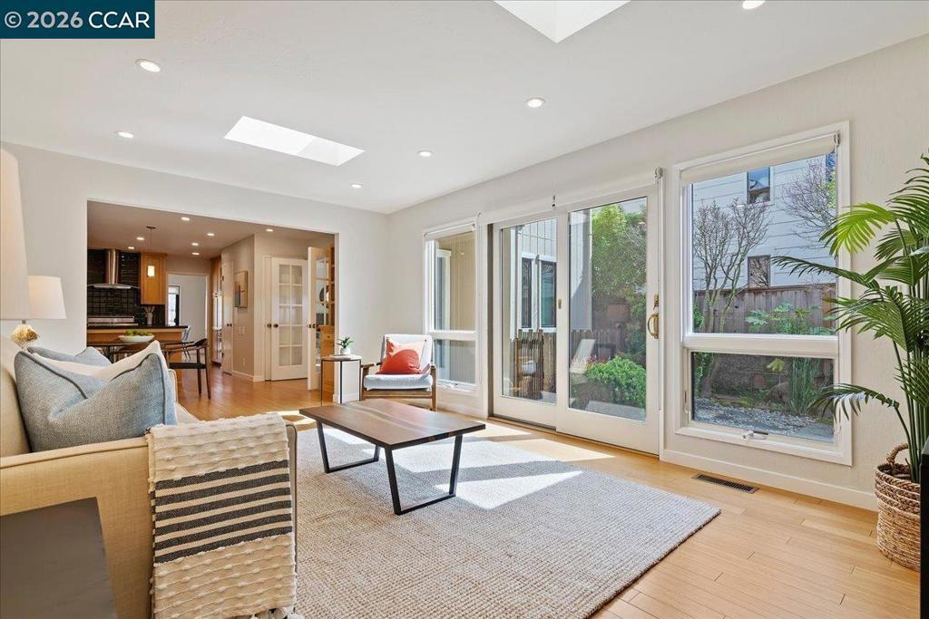 Photo of Listing #41121891