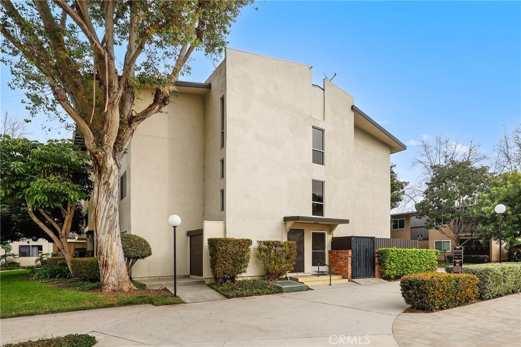 12200 Montecito Road D301, Seal Beach