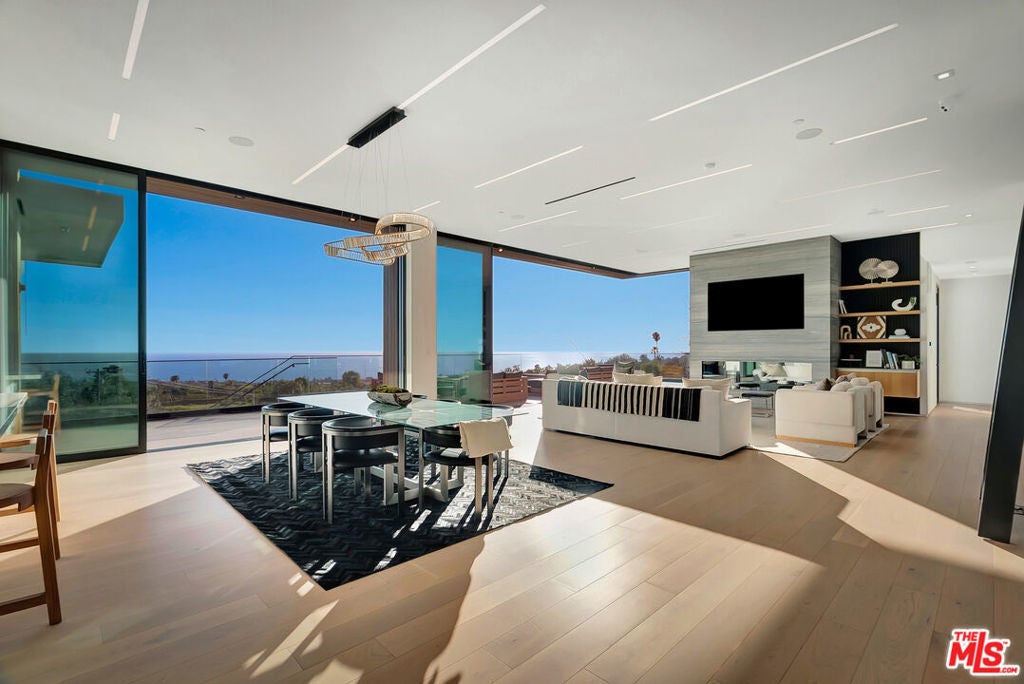 Photo of Listing #26642503