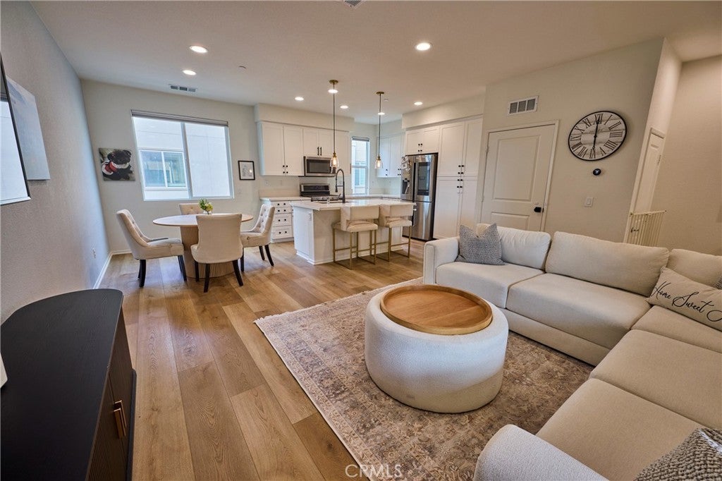 Photo of Listing #OC26014237