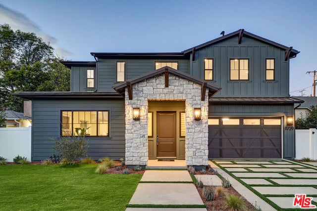 11729 Hartsook Street, Valley Village