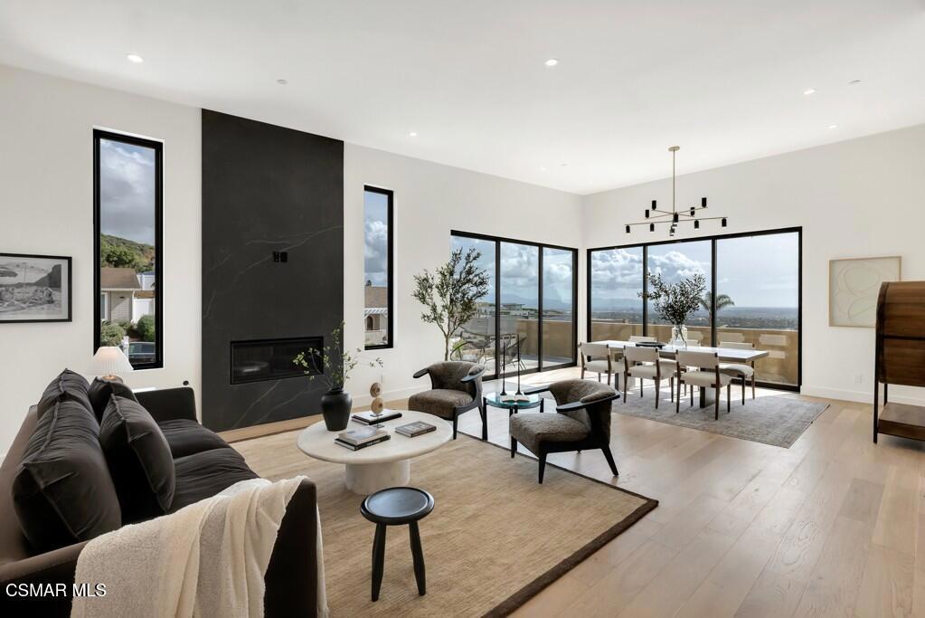 Photo of Listing #226000354