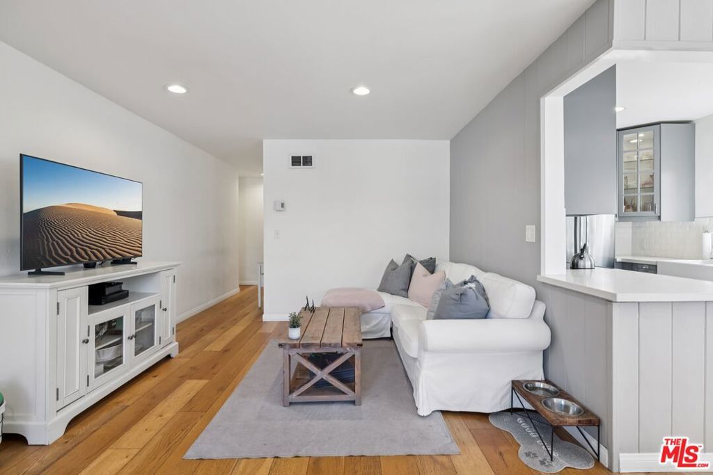 Photo of Listing #26642557