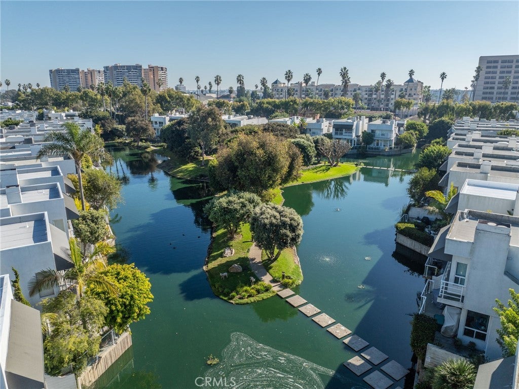 Photo of Listing #DW26017840