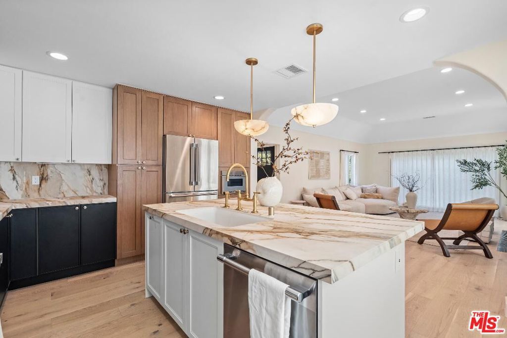 Photo of Listing #26642851