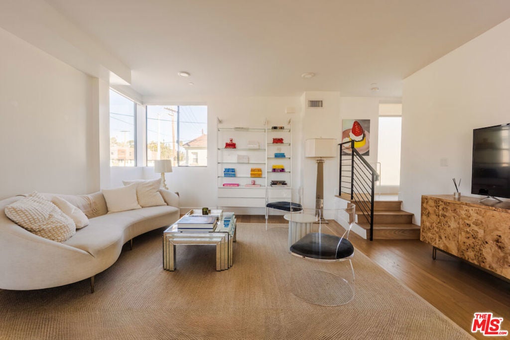 Photo of Listing #26642357