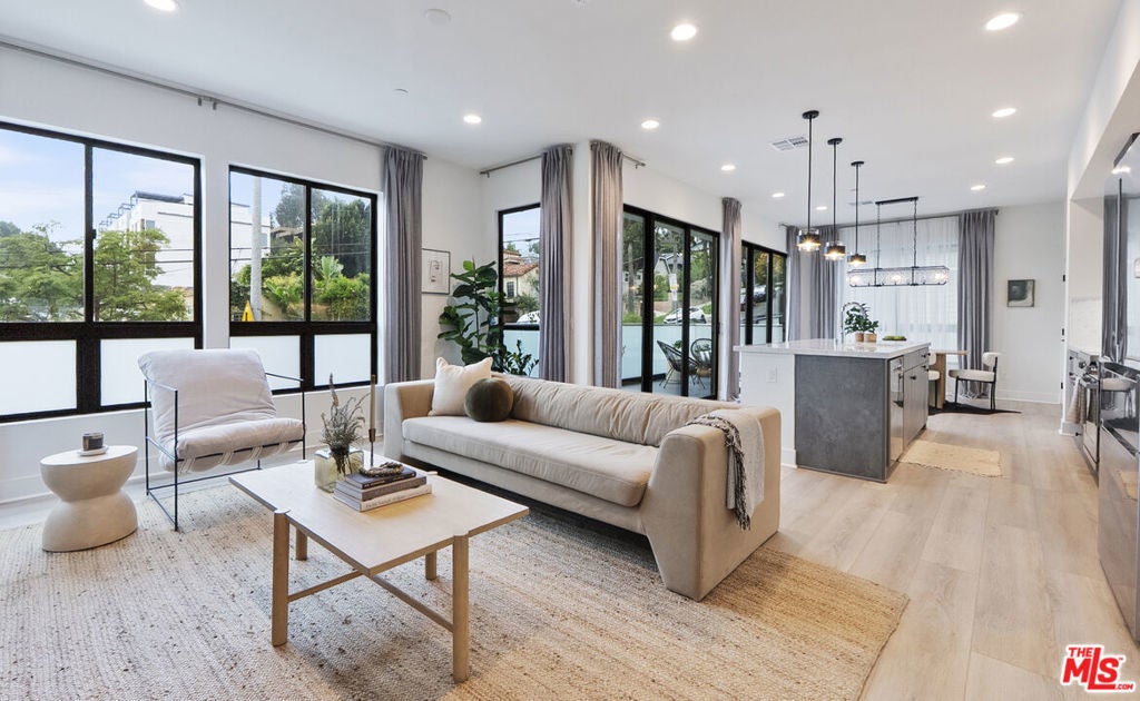 Photo of Listing #26642431