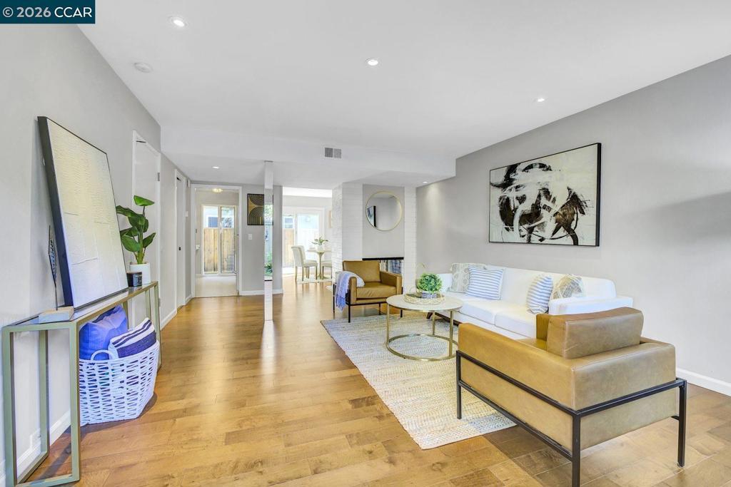 Photo of Listing #41122052