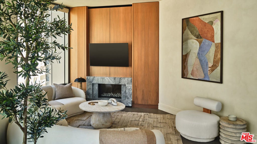 Photo of Listing #26643049