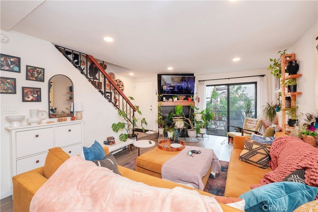 Photo of Listing #DW26017566