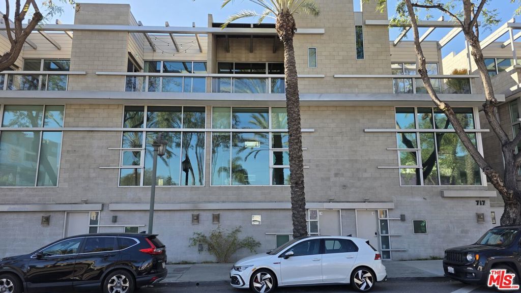717 Highland Avenue 9, Los Angeles