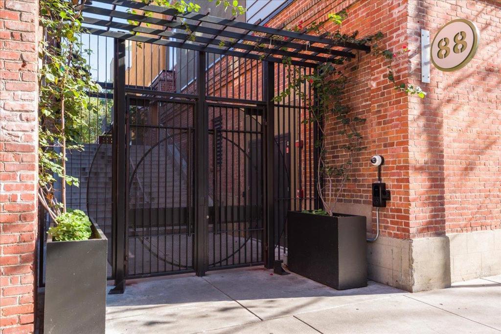 Photo of Listing #ML82029776