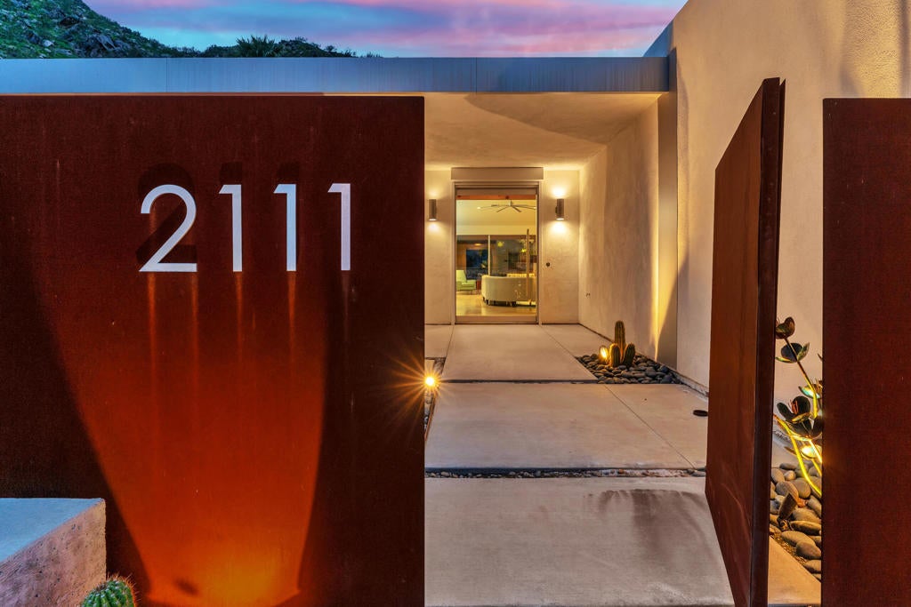 2111 S Camino Barranca, Palm Springs