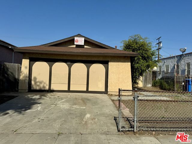 327 E 101st Street, Los Angeles