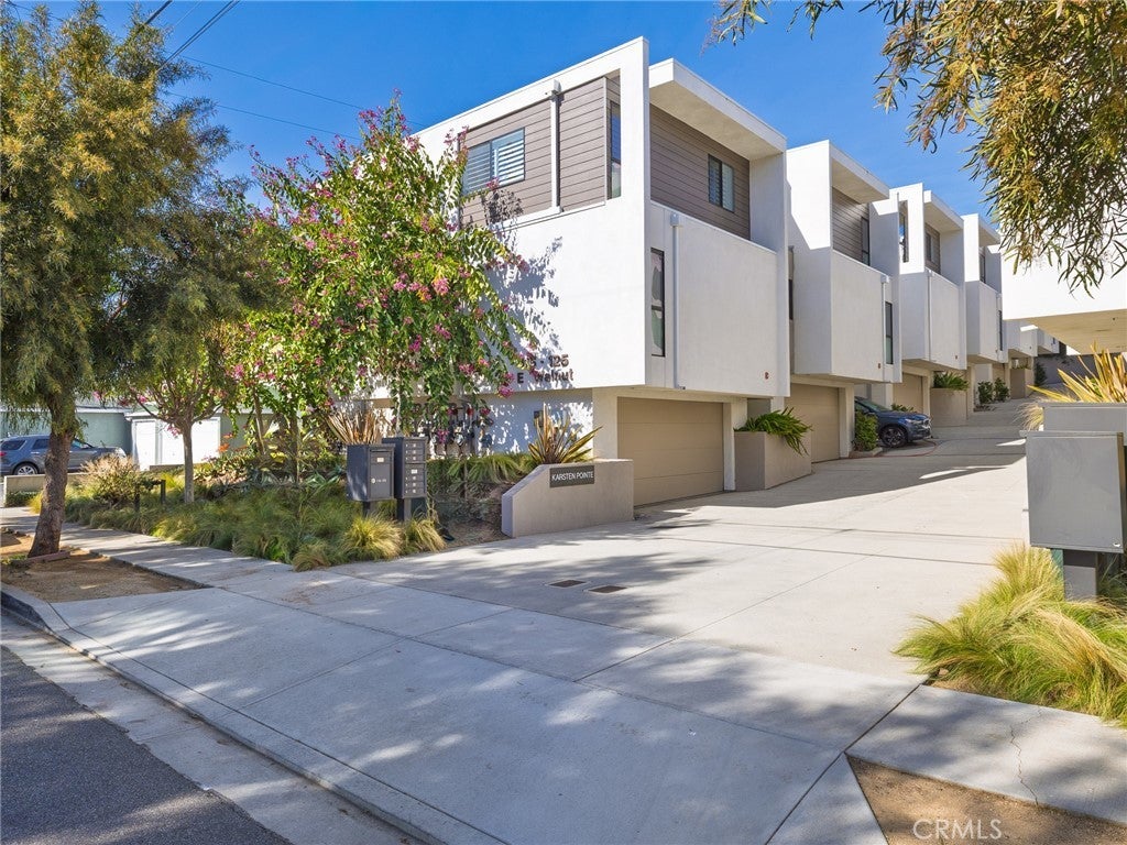 121 Walnut Avenue, El Segundo