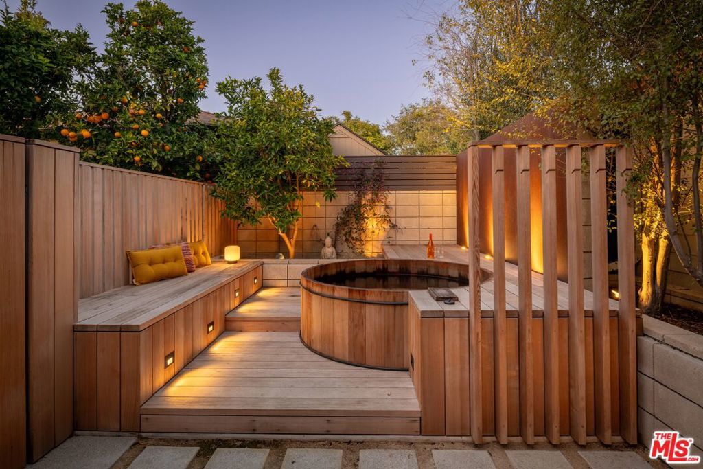 Photo of Listing #26644273