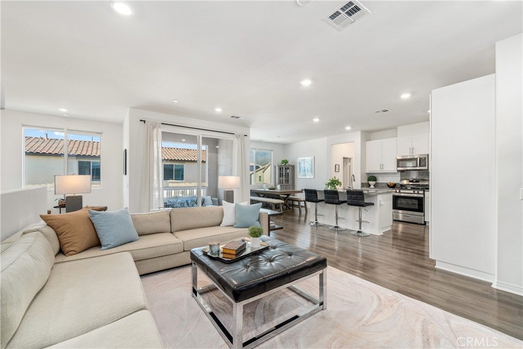 Photo of Listing #PW26019649