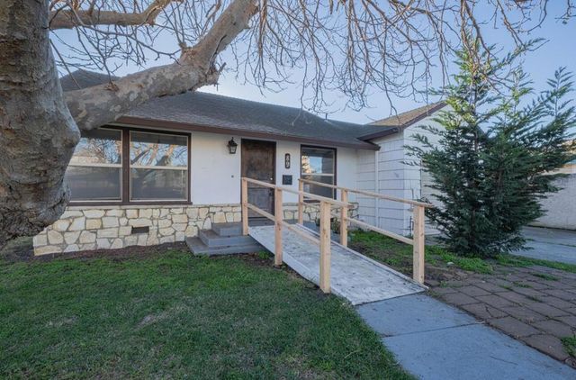 89 Clark Street, Salinas
