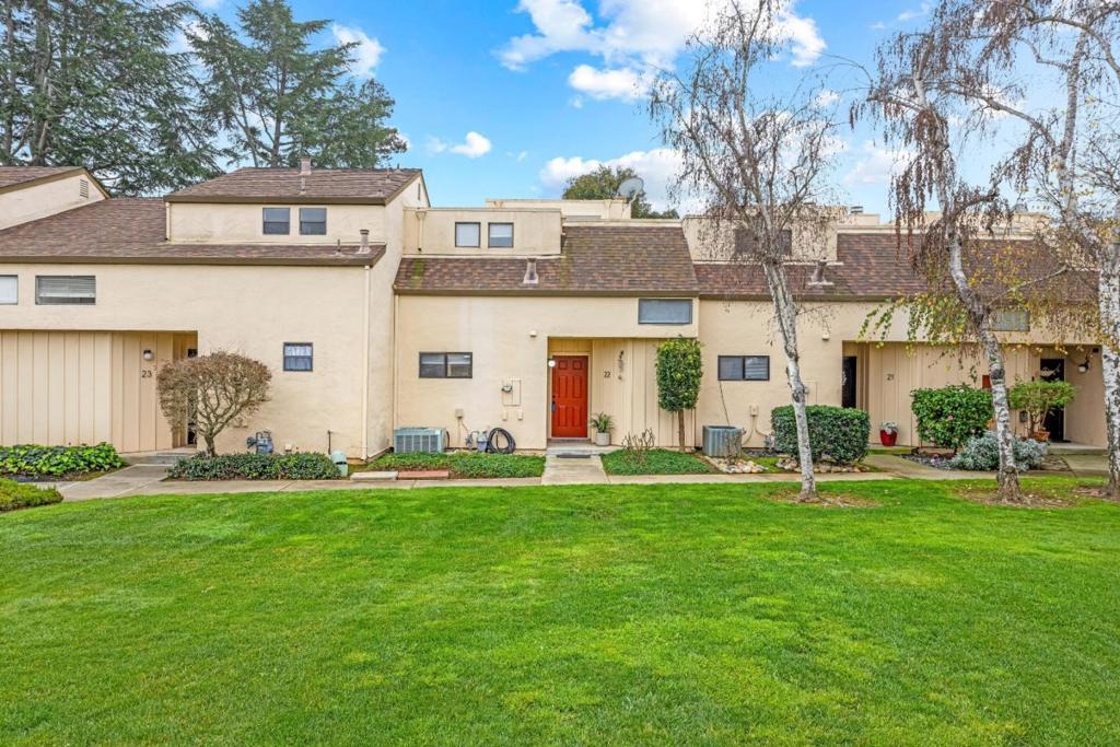 8170 Westwood Drive 22, Gilroy