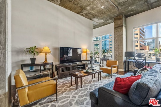 645 W 9th Street # 712, Los Angeles