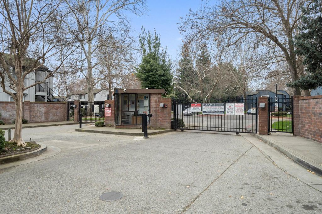 3591 Quail Lakes Drive 21, Stockton