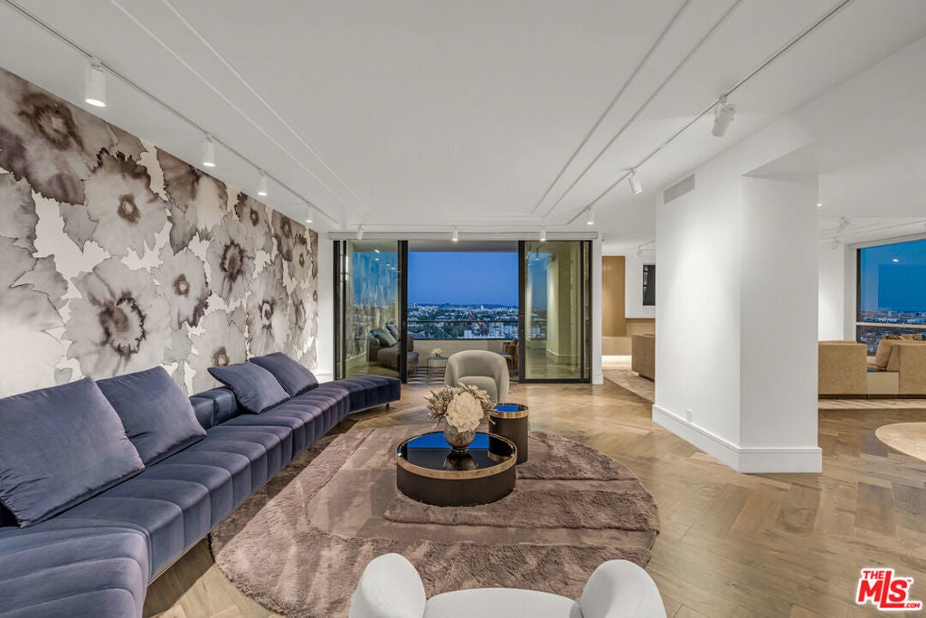 Photo of Listing #26644211