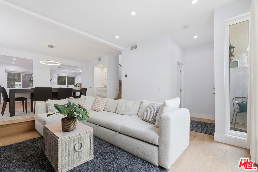 Photo of Listing #26643669