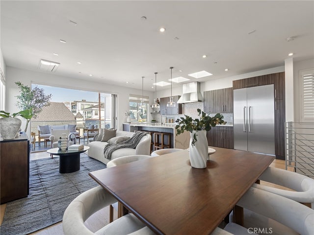 320 35th Street, Manhattan Beach.