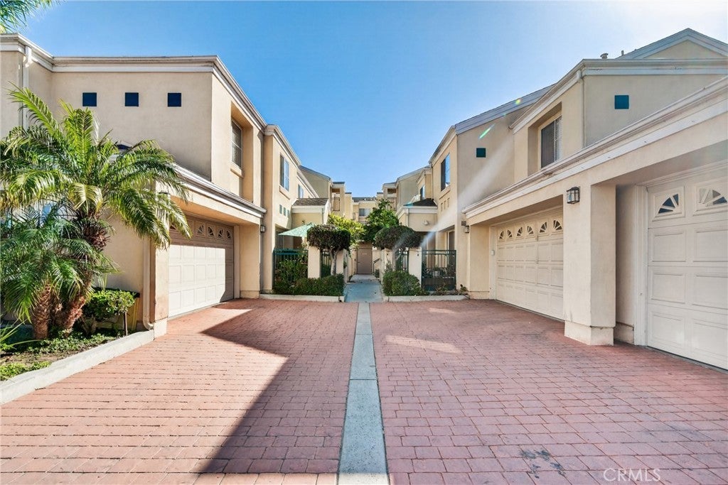 6374 Gage 121, Bell Gardens