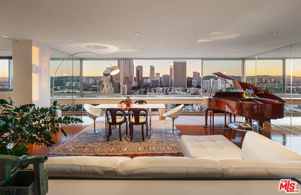 Photo of Listing #26645167