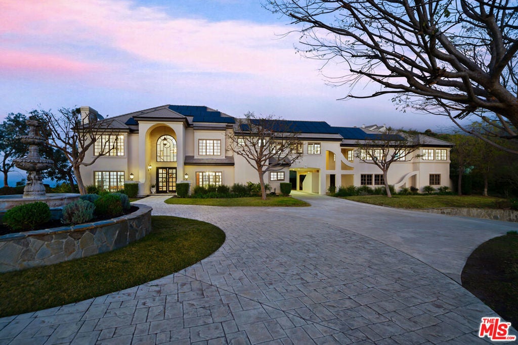 Photo of Listing #26645049