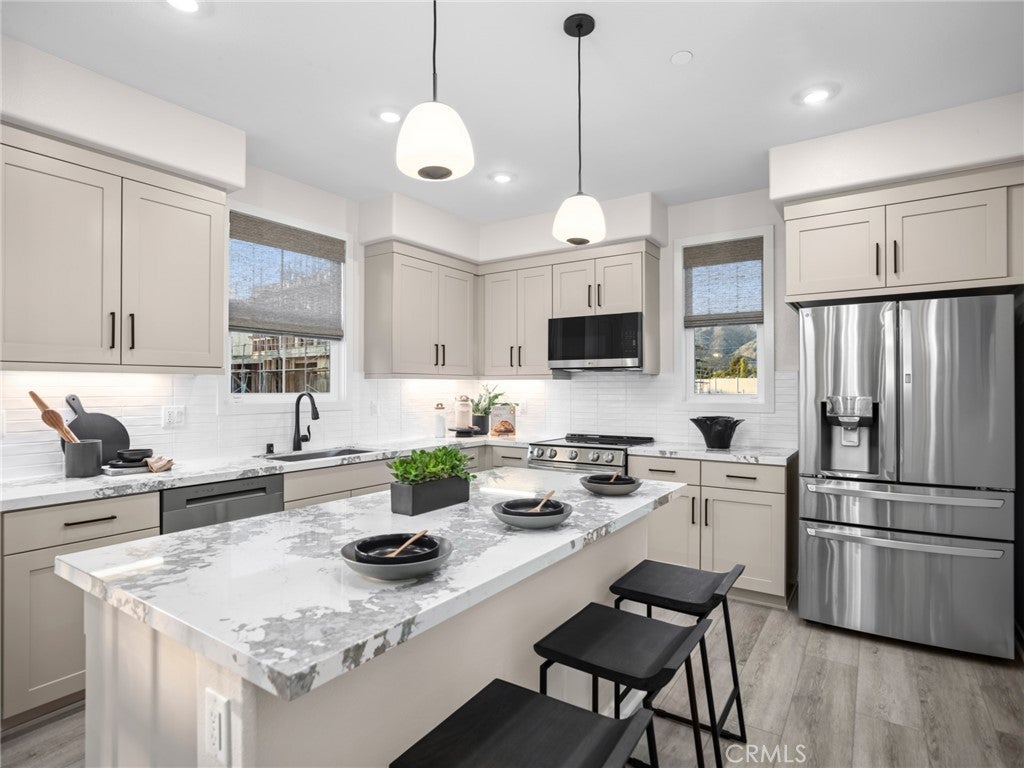 733 E. Route 66, Glendora