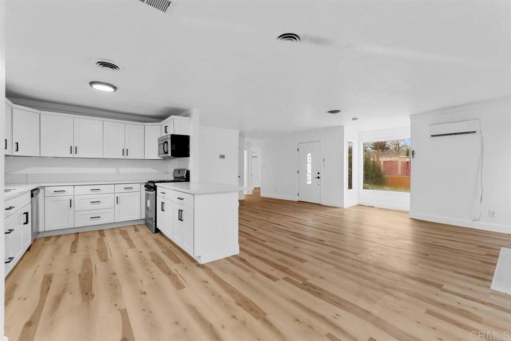 Photo of Listing #PTP2600763