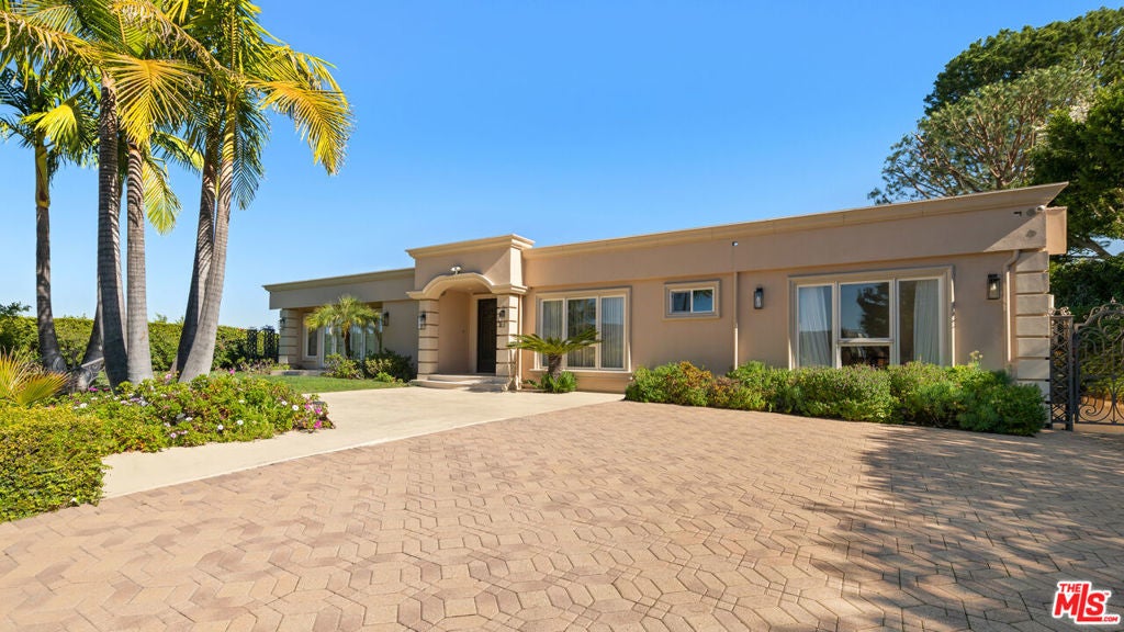 Photo of Listing #26645209