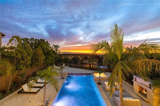 29 Small Grove, Irvine