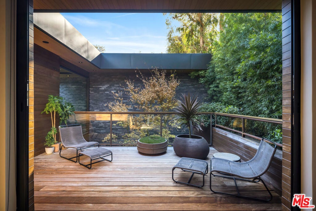 Photo of Listing #26644657