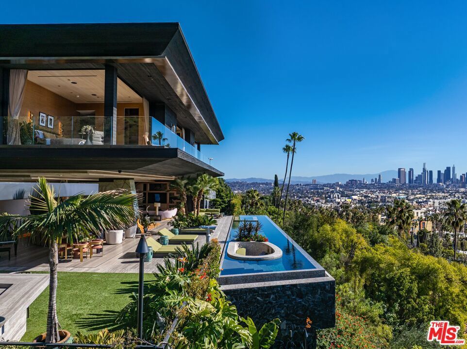 Photo of Listing #26645439