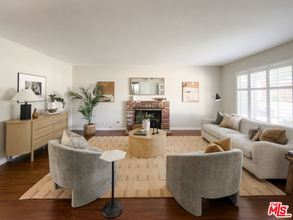 Photo of Listing #25631303