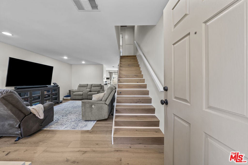 Photo of Listing #26645733