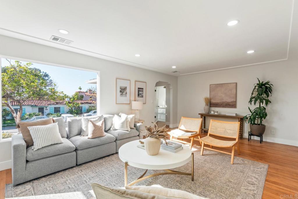 Photo of Listing #PTP2600800