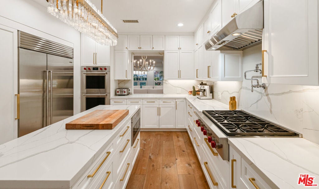 Photo of Listing #26644035